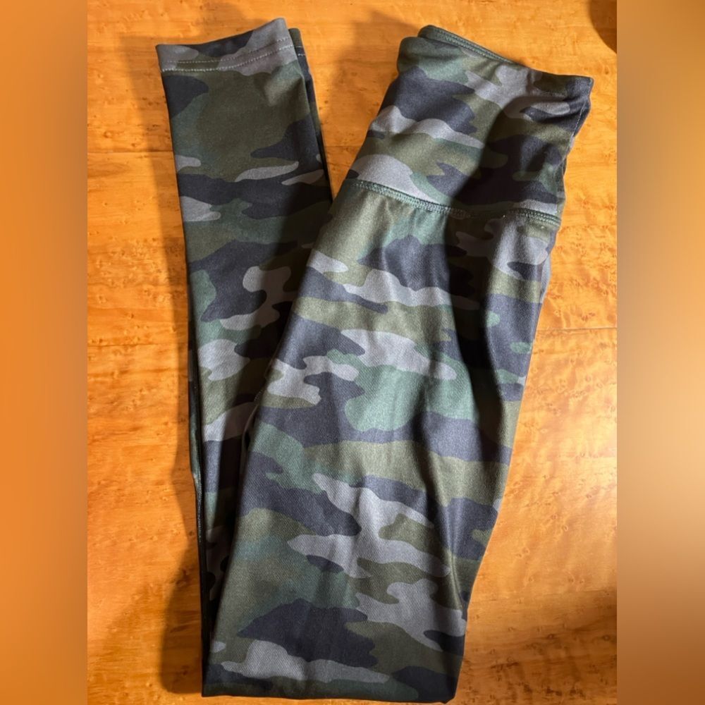 SO camo, athletic leggings, new with tags, size small, high-rise